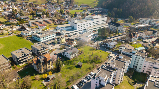 Großzügiges Baugrundstück in zentraler Lage mit vielfältigem Potenzial!