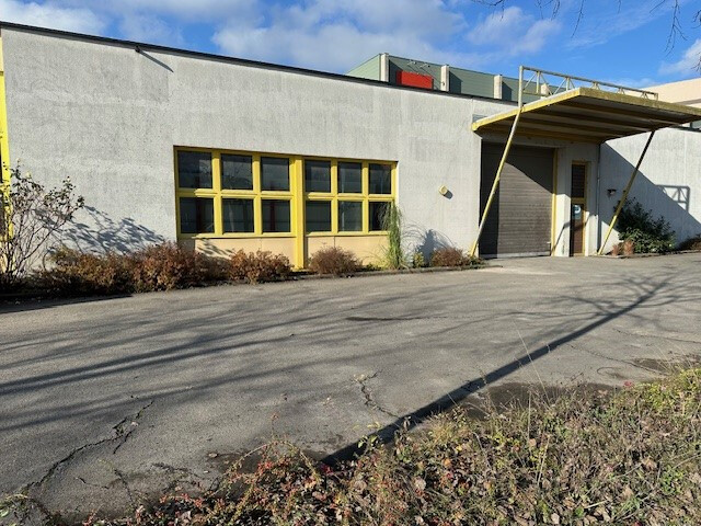 Werkstatt-, und Lagerflächen mit guter Verkehrsanbindung!