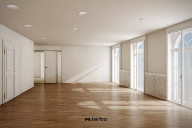 Großzügige 3-Zimmer-Wohnung mit Balkon & Stellplatz