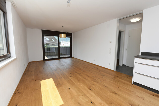 Neuwertige 3 Zimmer Wohnung mit großer Terrasse in Meiningen