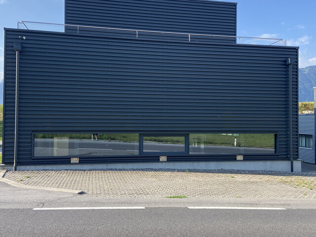 Werkstatt. - Lagerhalle mit Büro und WC zu vermieten/kaufen