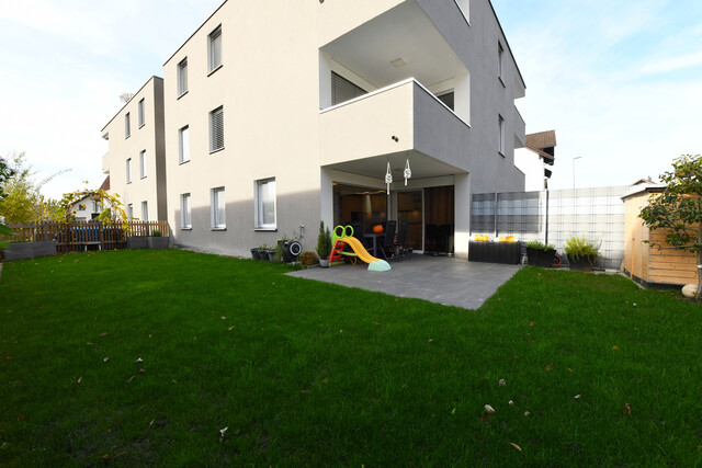 Moderne 3-Zimmer-Wohnung mit großem Garten und Terrasse