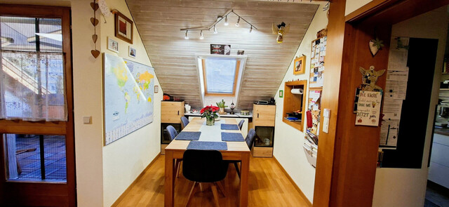 Traumhafte zweigeschossige Dachwohnung in Götzis mit Galerie, Terrasse und TG Platz - tolles Wohnerlebnis pur!