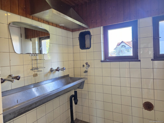 Vielseitige Werkstatthalle mit großzügigen Lagerflächen in Sulz zu vermieten