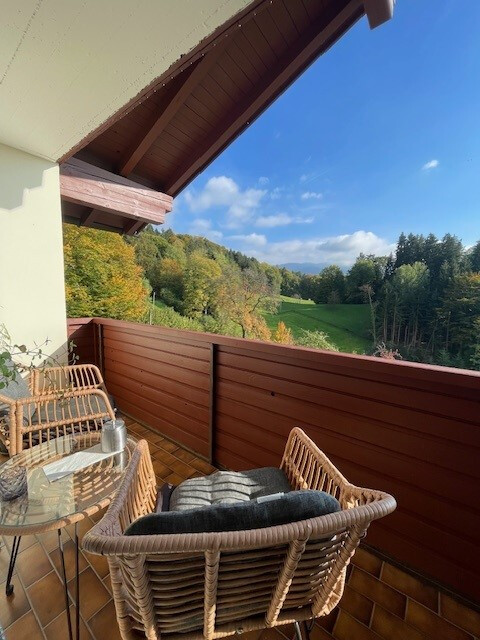 Für Naturliebhaber - ruhige 2,5 Zimmerwohnung mit wunderschöner Aussicht