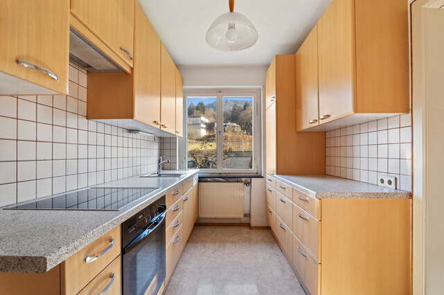 sanierungsbedürftiges Juwel in Lochau: großes Haus mit Seeblick und Garten!