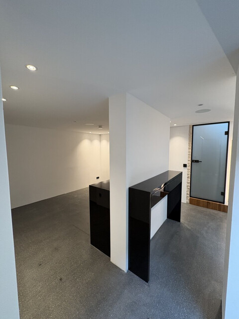 Exklusive 7-Zimmer-Gartenwohnung mit Pool & vielen Extras