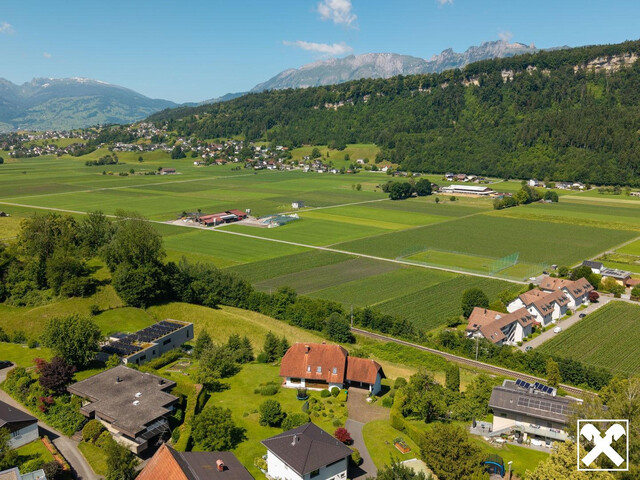 Wohnhaus mit Rundblick und traumhaft großem Grundstück!