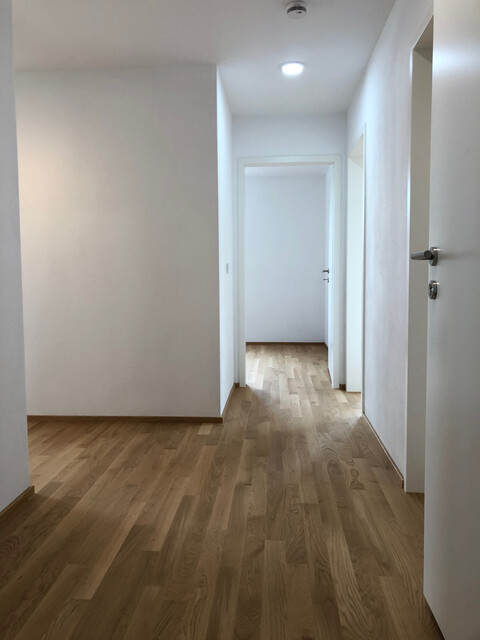 Geräumige 3 Zimmerwohnung mit Terrasse, Abstellraum, Keller und Fahrradabstellraum in zentraler Lage