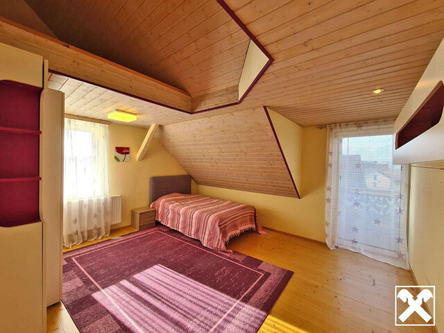 Zweifamilienhaus mit separaten Eingängen