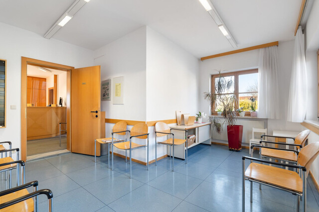 Attraktiver Bungalow - ehemalige Praxis in Rankweil: 5 Zimmer, Bergblick und flexible Raumgestaltung!