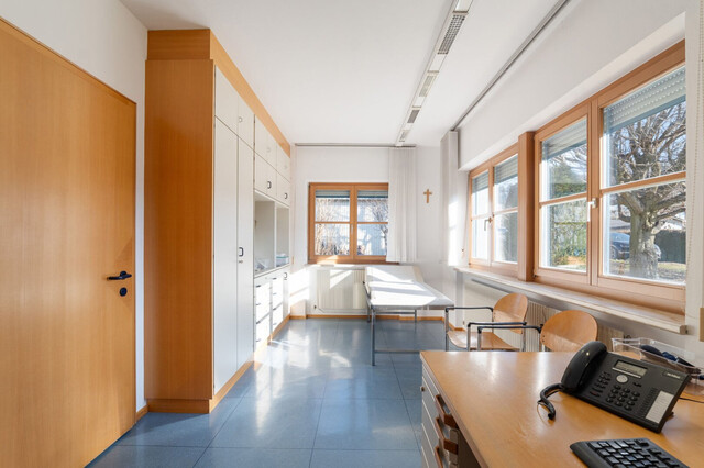 Attraktiver Bungalow - ehemalige Praxis in Rankweil: 5 Zimmer, Bergblick und flexible Raumgestaltung!