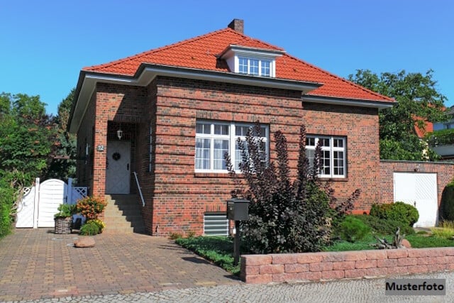 Einfamilienhaus mit Carport - renovieren und Lieblingshaus daraus machen