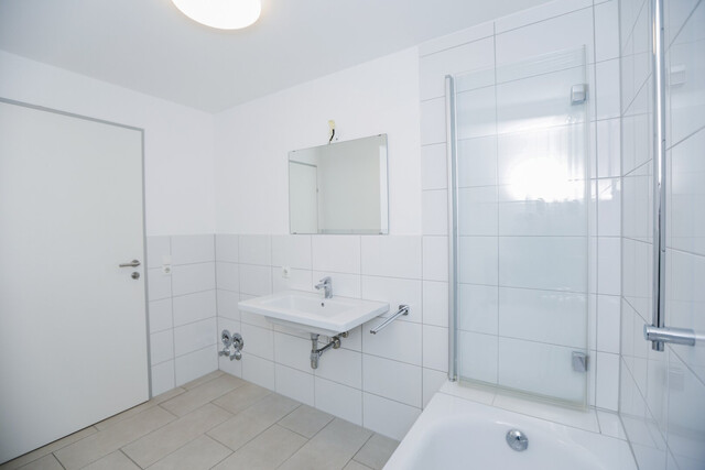 Luxuriös wohnen: 4-Zimmer-Maisonette-Wohnung mit Paketanlage und Services
