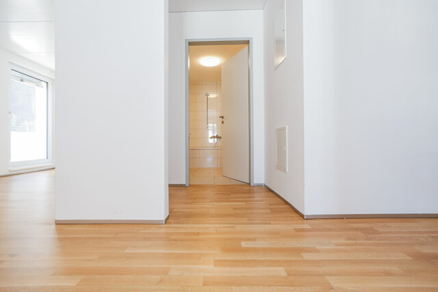Luxuriös wohnen: 4-Zimmer-Maisonette-Wohnung mit Paketanlage und Services