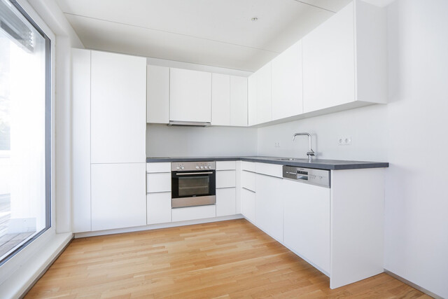 Luxuriös wohnen: 4-Zimmer-Maisonette-Wohnung mit Paketanlage und Services