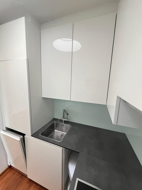 56m2, 2-Zimmer-Wohlfühlwohnung, provisionsfrei, renoviert für Single oder Paar, Balkonblick zur Karrenseilbahn...
