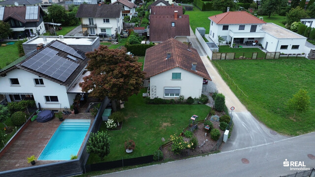 Charmanter Bungalow in ruhiger Lage mit großem Garten