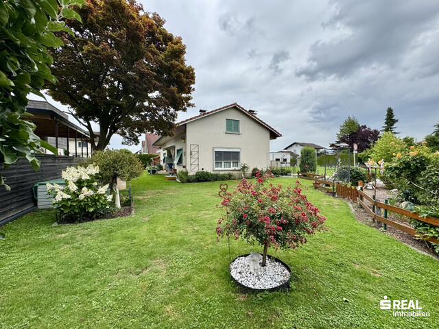 Charmanter Bungalow in ruhiger Lage mit großem Garten