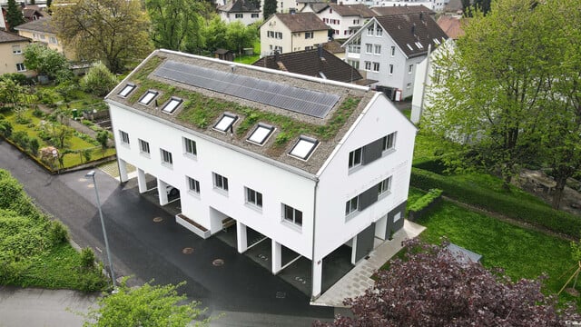 Schöne 3-Zi-Wohnung mit Garten & Balkon.