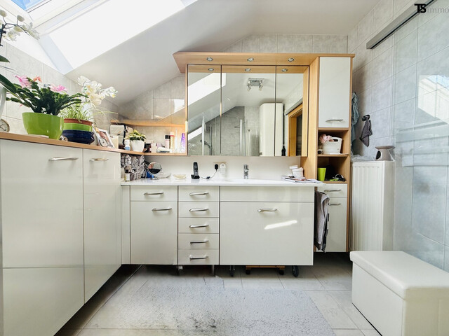 Bludenz: 2-Zimmer-Maisonette-Wohnung ca. 57 m² mit überdachtem Balkon – großzügiges Wohnen auf zwei Ebenen