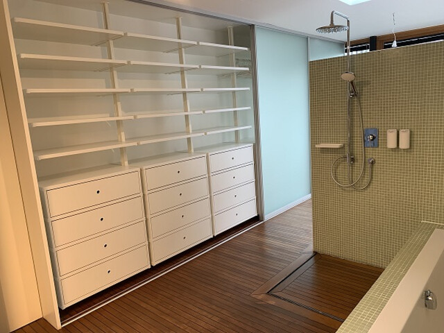 besondere 3-Zimmerwohnung BJ 2006, 93 m2,  1.OG und DG mit Dachterrasse 110 m2, bei Grenze zur CH