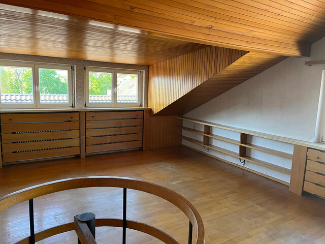 Geräumige Wohnung mit Parkplatz und  Balkon in Top-Lage und Seenähe!