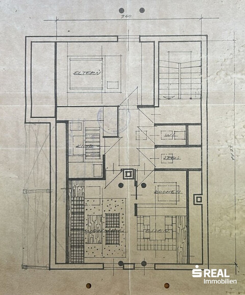 Wohnhaus in sehr guter Lage mit 3 Wohnungen, Garagen und eigenem Wald zu verkaufen