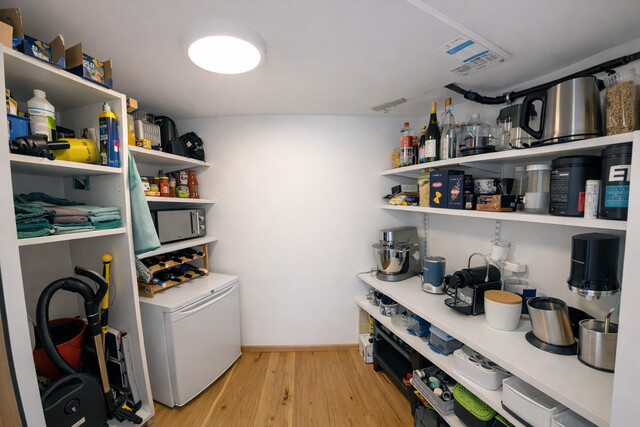 Möblierte 3-Zimmer Penthouse Wohnung inkl. 2 TG Plätzen 