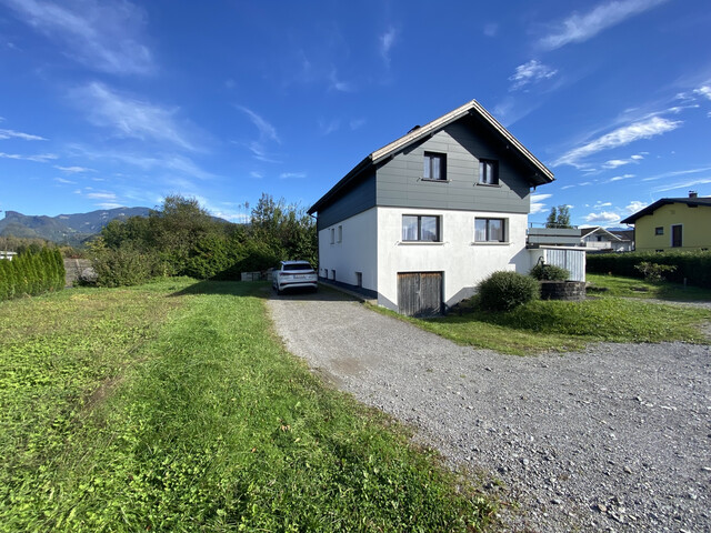 Wohnhaus in Grünlage | 2 Küchen | 900 m2 Garten | 2 Garagen