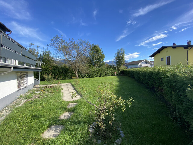 Wohnhaus in Grünlage | 2 Küchen | 900 m2 Garten | 2 Garagen