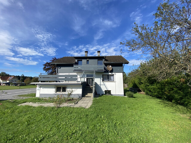 Wohnhaus in Grünlage | 2 Küchen | 900 m2 Garten | 2 Garagen