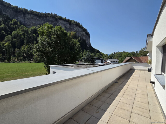 NEUER PREIS: Neuwertiges, klimatisiertes 3-Zimmer-Penthouse in ruhiger Lage mit Unterstellplatz in Koblach!