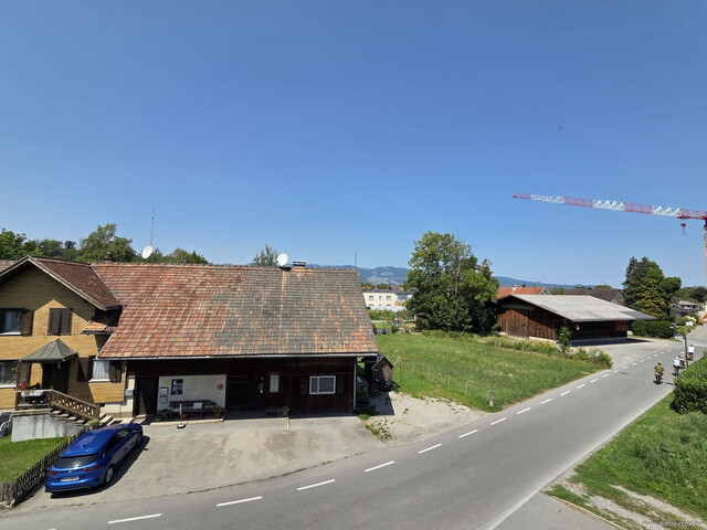 NEUER PREIS: Neuwertiges, klimatisiertes 3-Zimmer-Penthouse in ruhiger Lage mit Unterstellplatz in Koblach!