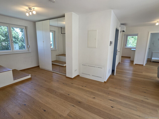 NEUER PREIS: Neuwertiges, klimatisiertes 3-Zimmer-Penthouse in ruhiger Lage mit Unterstellplatz in Koblach!