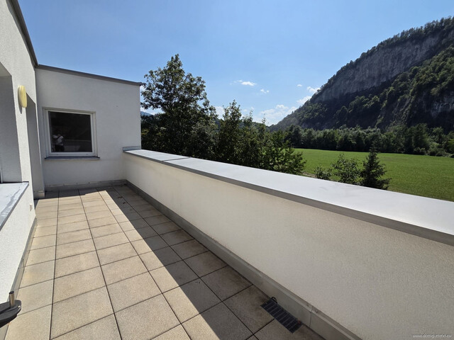 NEUER PREIS: Neuwertiges, klimatisiertes 3-Zimmer-Penthouse in ruhiger Lage mit Unterstellplatz in Koblach!