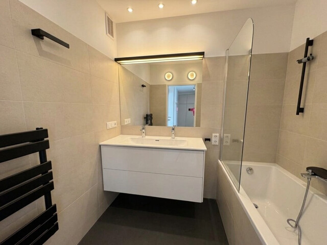 Moderne 4-Zimmer-Wohnung mit Loggia und Einbauküche in 1160 Wien, 97m², 1.995€ Miete