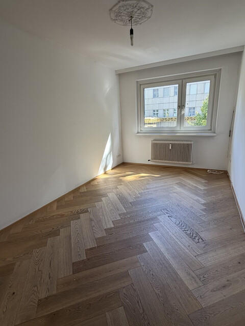 Moderne 4-Zimmer-Wohnung mit Loggia und Einbauküche in 1160 Wien, 97m², 1.995€ Miete