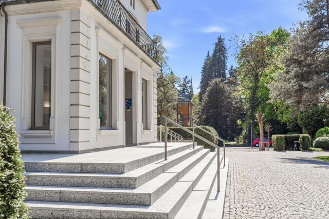 Historische Gewerbefläche zu vermieten - Villa Menti