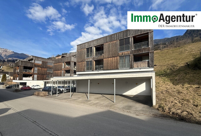 3 Zimmer-Wohnung  |  Loggia  |  Weitblick  | Carport