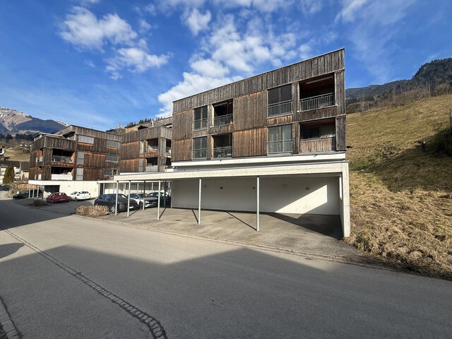 3 Zimmer-Wohnung  |  Loggia  |  Weitblick  | Carport