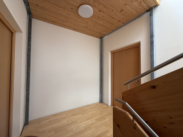 3 Zimmer-Wohnung  |  Loggia  |  Weitblick  | Carport