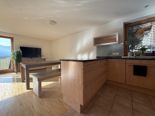 3 Zimmer-Wohnung  |  Loggia  |  Weitblick  | Carport