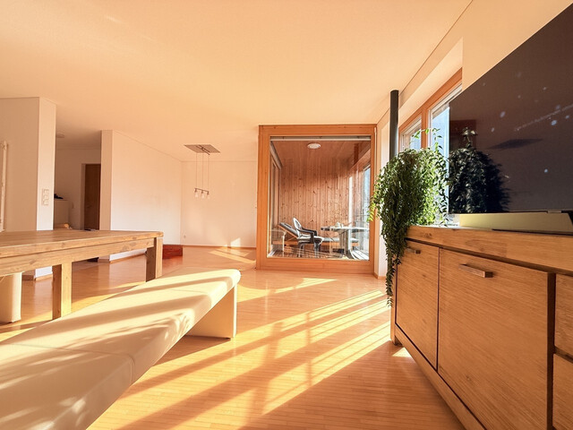 3 Zimmer-Wohnung  |  Loggia  |  Weitblick  | Carport