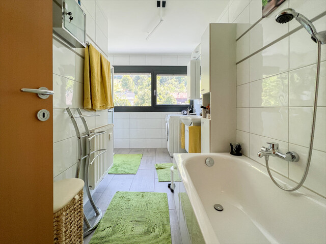 Schöne Dachgeschosswohnung mit herrlicher Südterrasse mit Aussicht