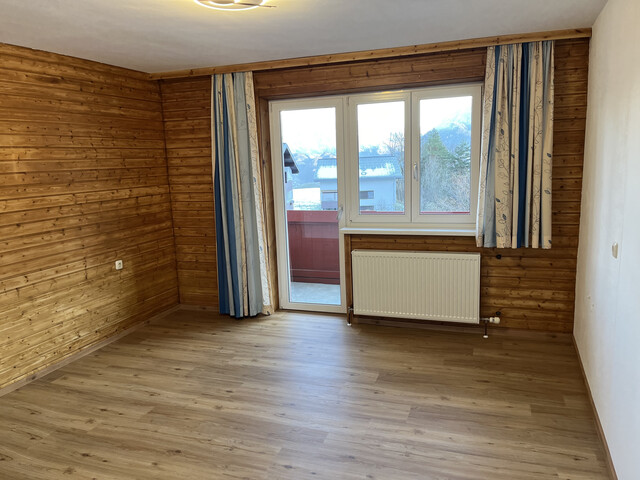 Neu renovierte 4-Zimmer Wohnung 100m² mit Balkon & Garage in Top-Lage!