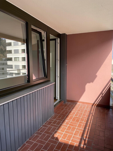 Lichtdurchflutete 2-Zimmer-Wohnung mit Balkon & Dachterrasse in zentraler Lage