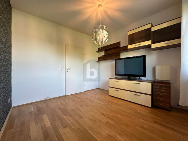 GROßZÜGIGES WOHNEN MIT 25 M² BALKON UND GROßER WOHNKÜCHE