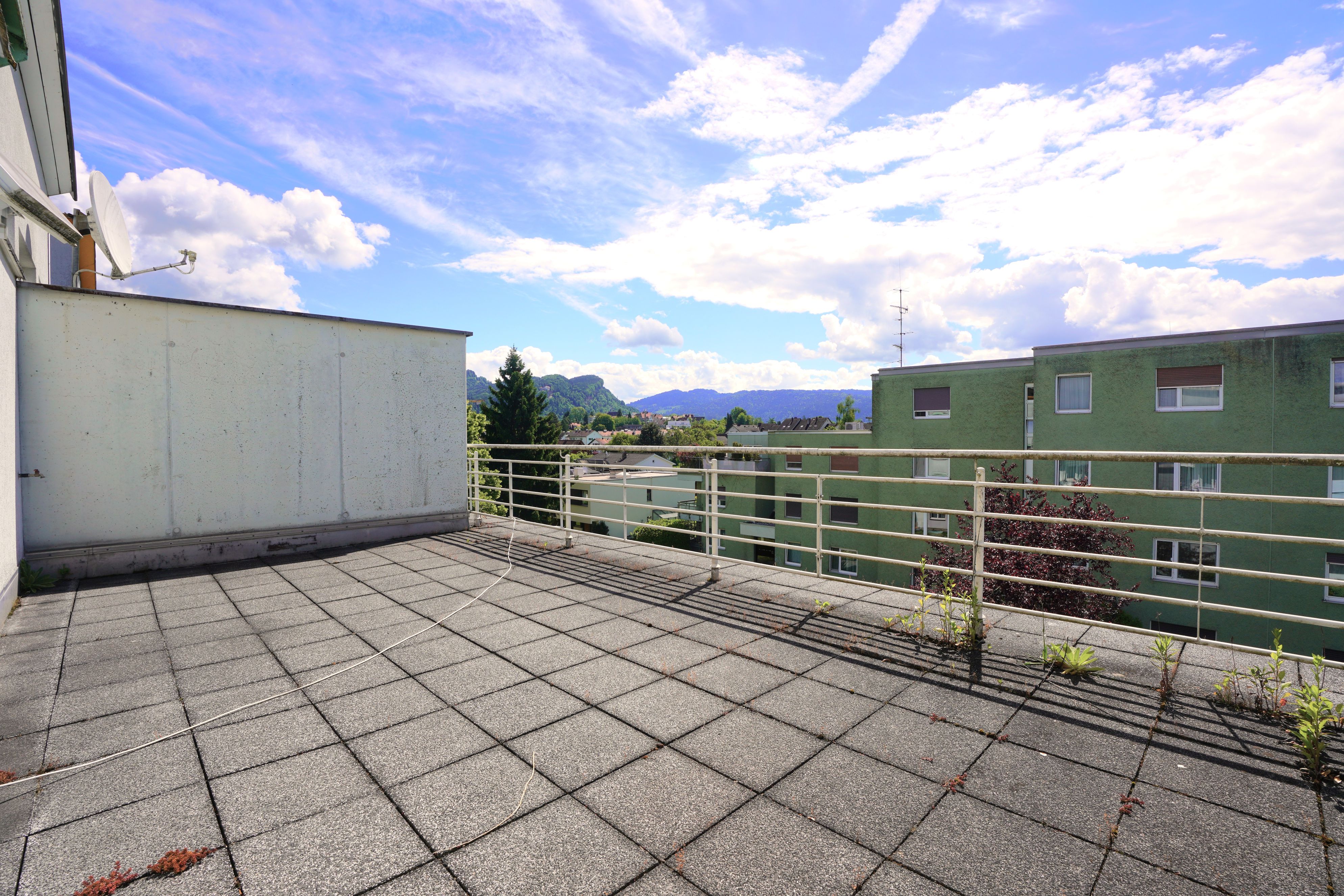 2-Zimmer-Wohnung mit großer Dachterrasse und Tiefgaragenplatz