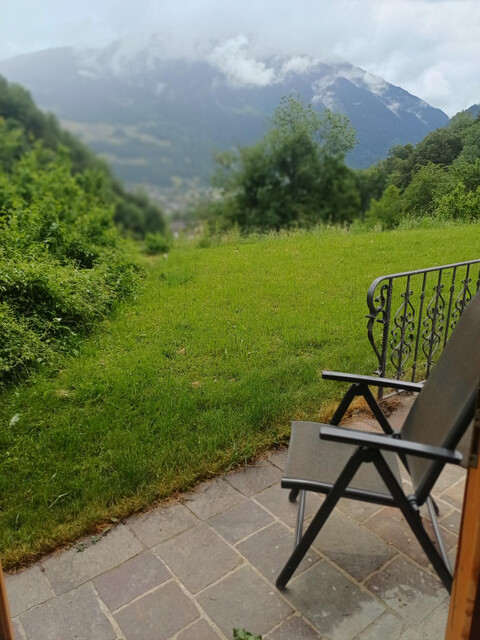 wunderschöne 1 Zimmer Gartenwohnung mit sensationellem Ausblick